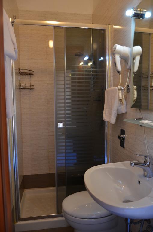 Hotel Nizza Milan Bagian luar foto