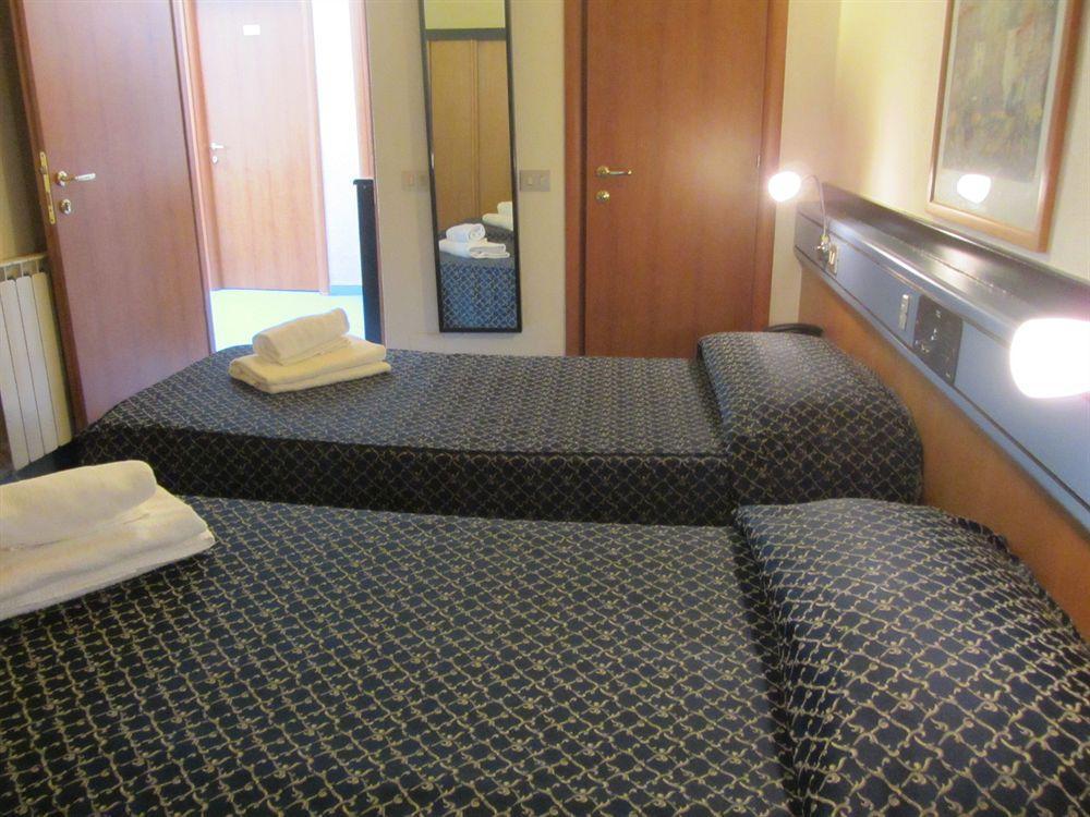 Hotel Nizza Milan Bagian luar foto