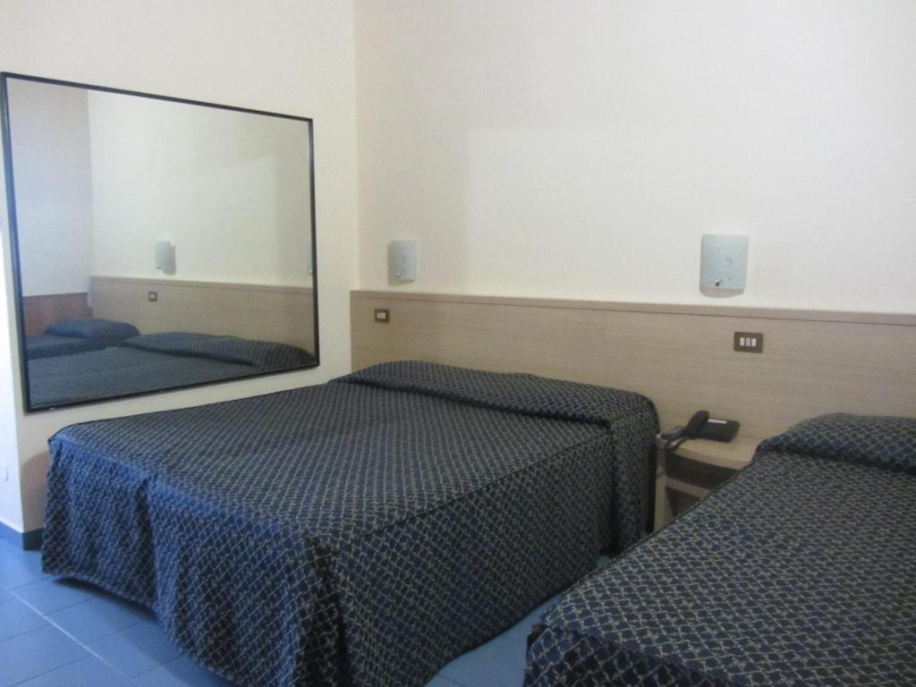 Hotel Nizza Milan Bagian luar foto
